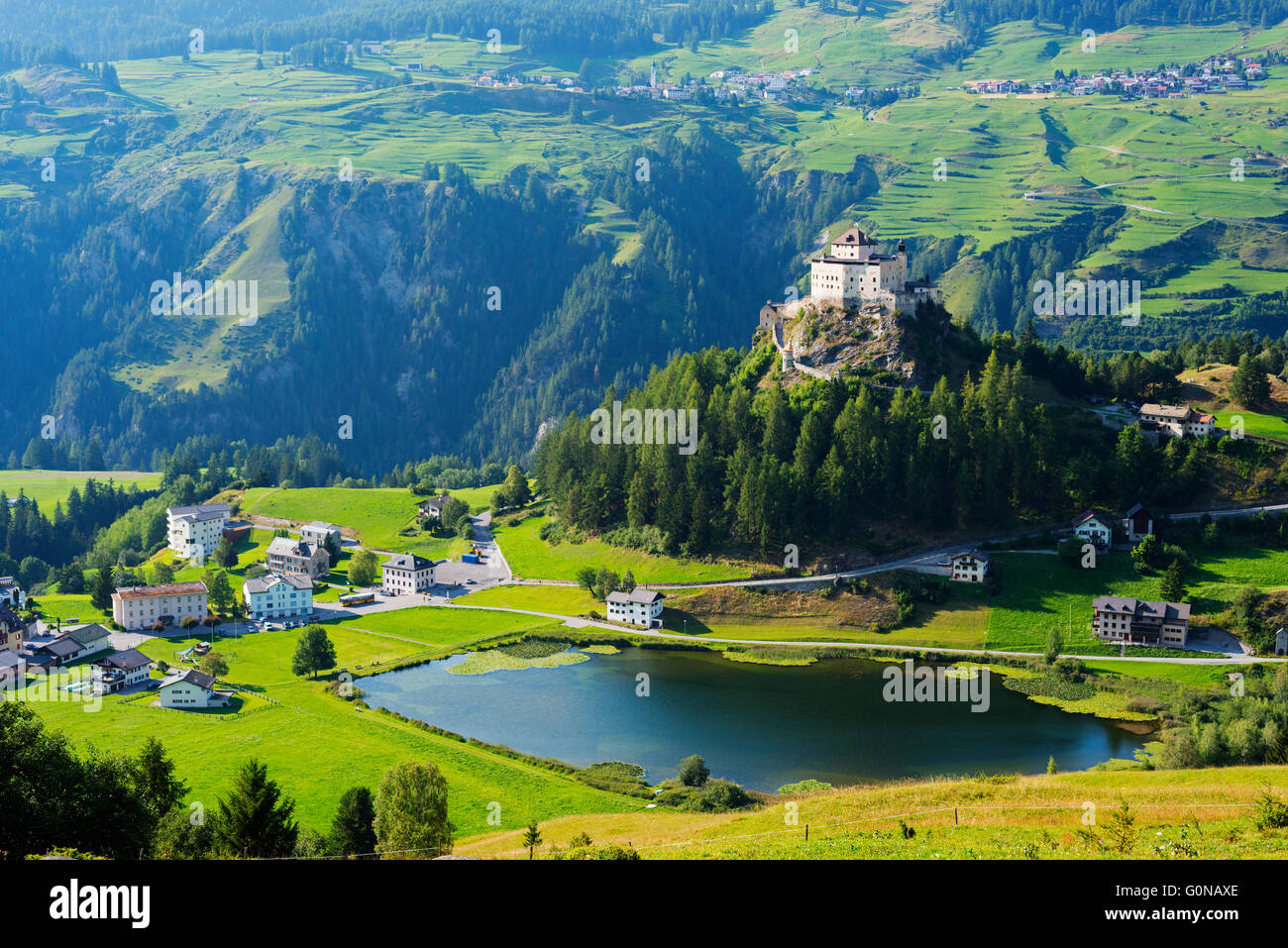 Europa, Schweiz, Graubünden, Engadin Scuol Tarasp, Scuol Schloss ...