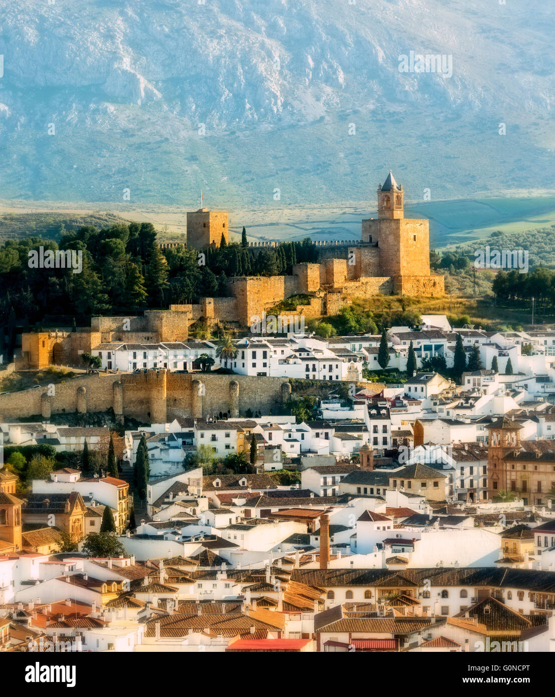 Antequera, Provinz Malaga, Andalusien, Südspanien.  Blick über die Stadt vom Hügel Vera Cruz La Alcazaba Stockfoto
