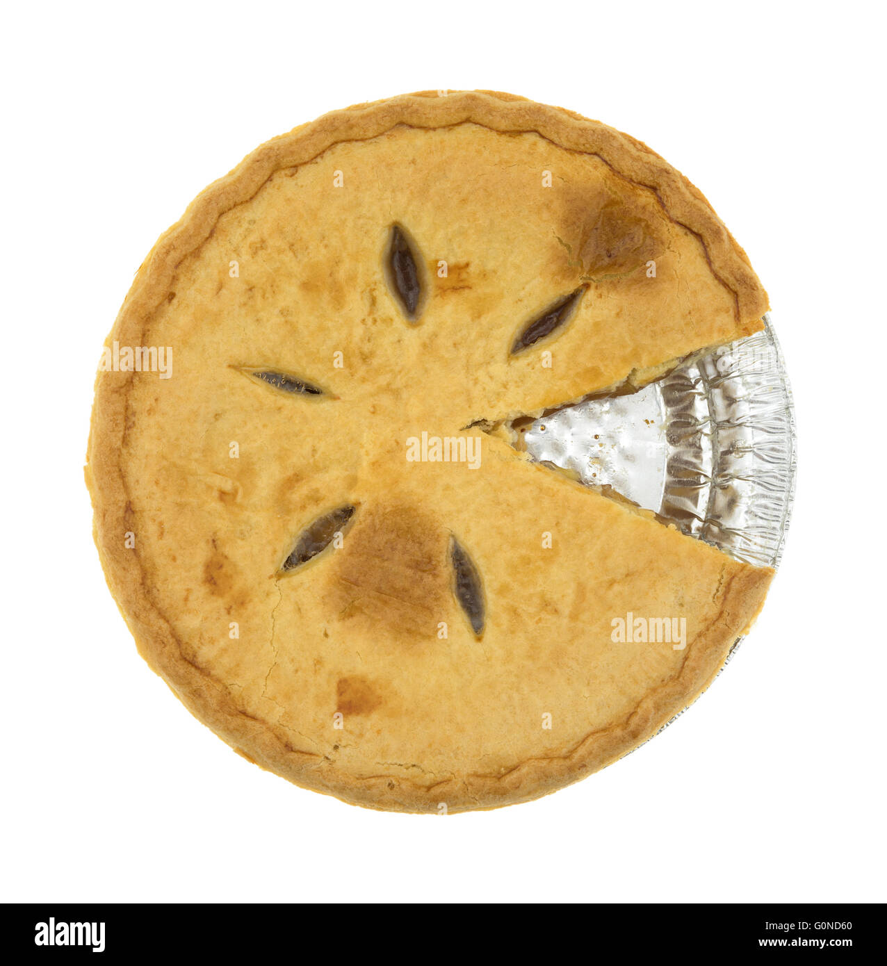 Draufsicht auf einen Zucker frei Apfelkuchen mit einer Scheibe geschnitten in die Alufolie Auflaufform isoliert auf einem weißen Hintergrund. Stockfoto