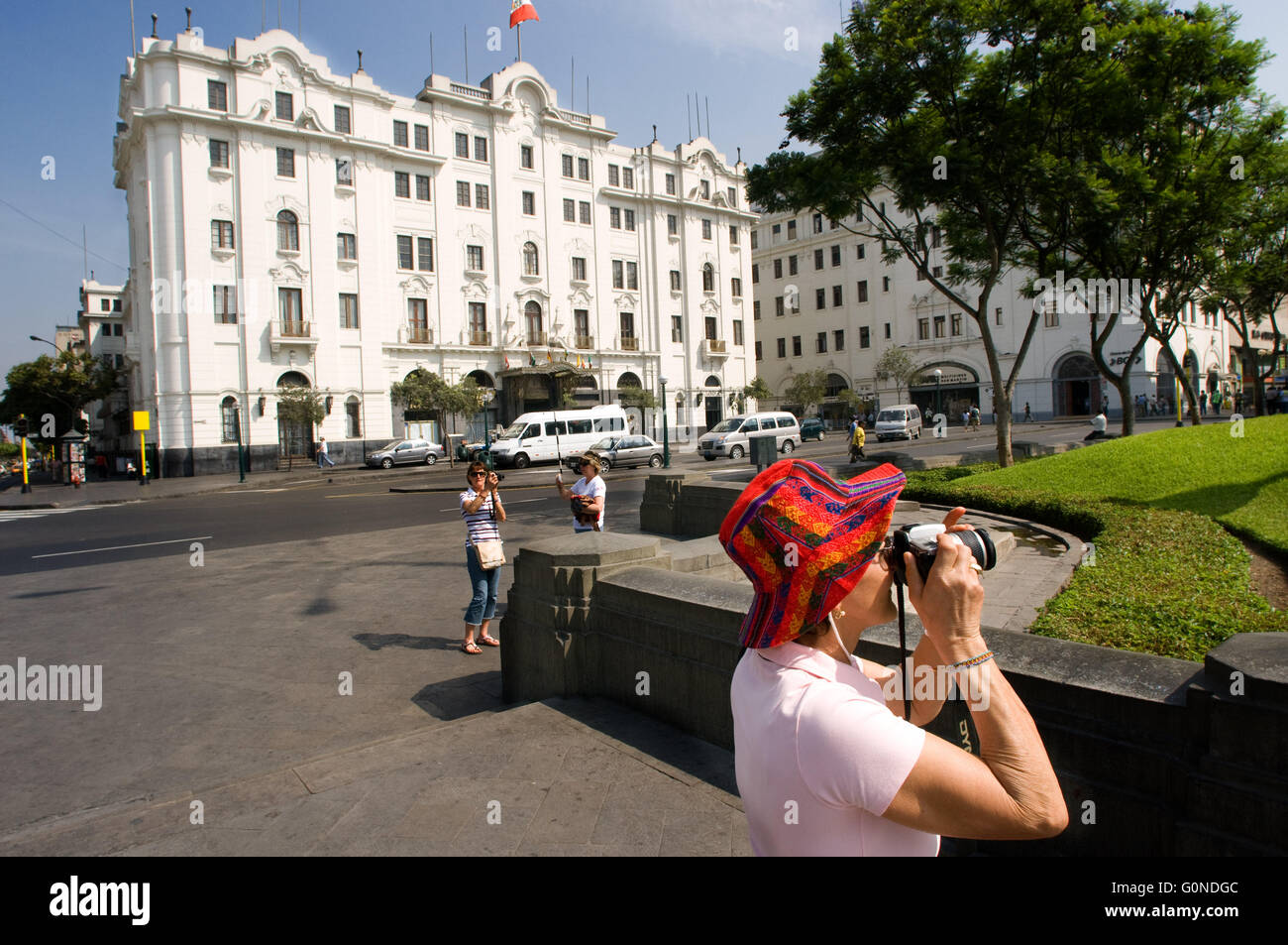 Tourist am Platz Plaza San Martin, Lima, Peru Stockfoto