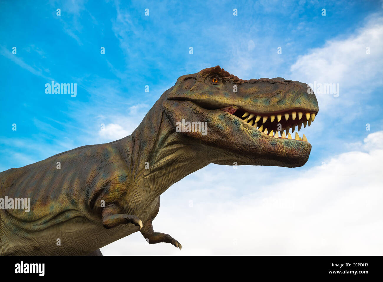 NOVI SAD, Serbien - 28. April 2016: Tyrannosaurus Rex (T-Rex) lebensgroßes Modell des prähistorischen Tieres im Thema Entertainment Dino P Stockfoto