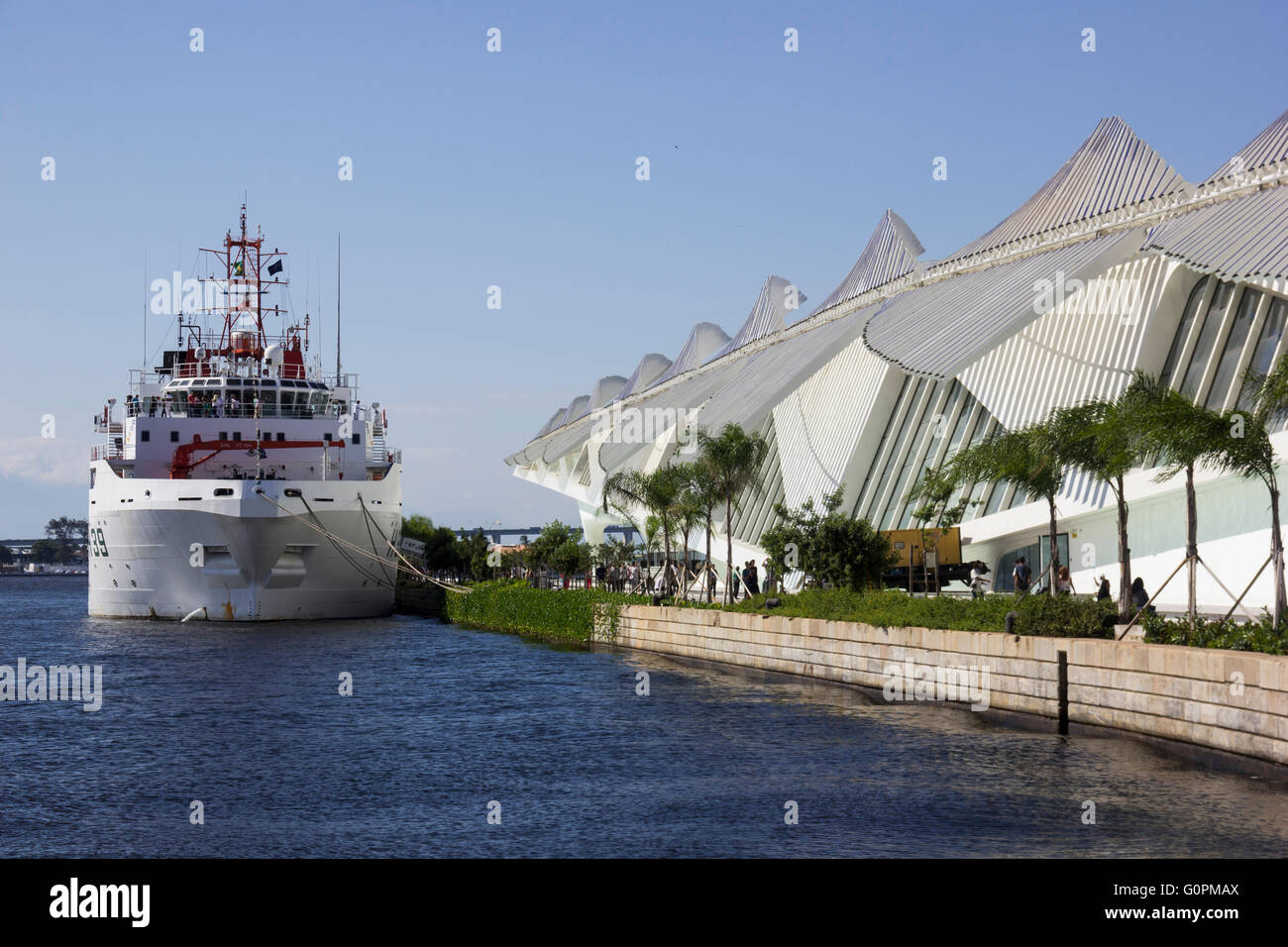 Rio De Janeiro, Brasilien, 3. Mai 2016: zur Feier von 100 Jahren von der brasilianischen Akademie der Wissenschaften, die Ausstellung im Museum der Zukunft, in der Innenstadt von Rio, hat die Marine von Brasilien empfängt einheimischen und Touristen in den Ozean Forschungsschiff Vital de Oliveira. Das Schiff liegt im Hafen neben dem Museum von morgen. Heimsuchung wird bis 6. Mai 2016 geöffnet sein. Bildnachweis: Luiz Souza/Alamy Live-Nachrichten Stockfoto