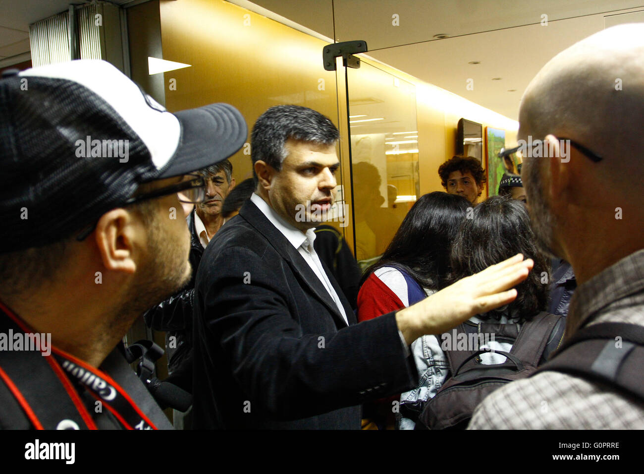 Sao Paulo, Brasilien. 4. Mai 2016. Der Staat repräsentatives Foto John Paul Rillo (PT). Schülerinnen und Schüler bleiben im Plenum JK seit gestern (04) in der Legislative Assembly S? o Paulo und einzige kam bei Unterzeichnung der CPI-Mittagessen. © Fotoarena/Alamy Live-Nachrichten Stockfoto