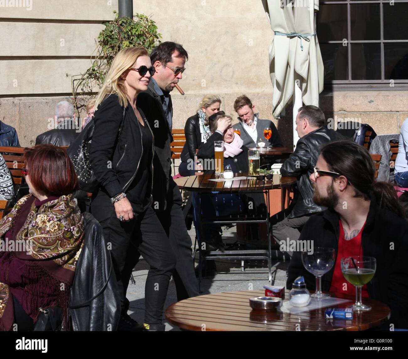 Beerdigung des deutschen Regisseurs Carlo Rola in Franzoesischer Dom - Abfahrten mit: Jan Josef Liefers, Anna Loos wo: Berlin, Deutschland bei: 2. April 2016 Stockfoto