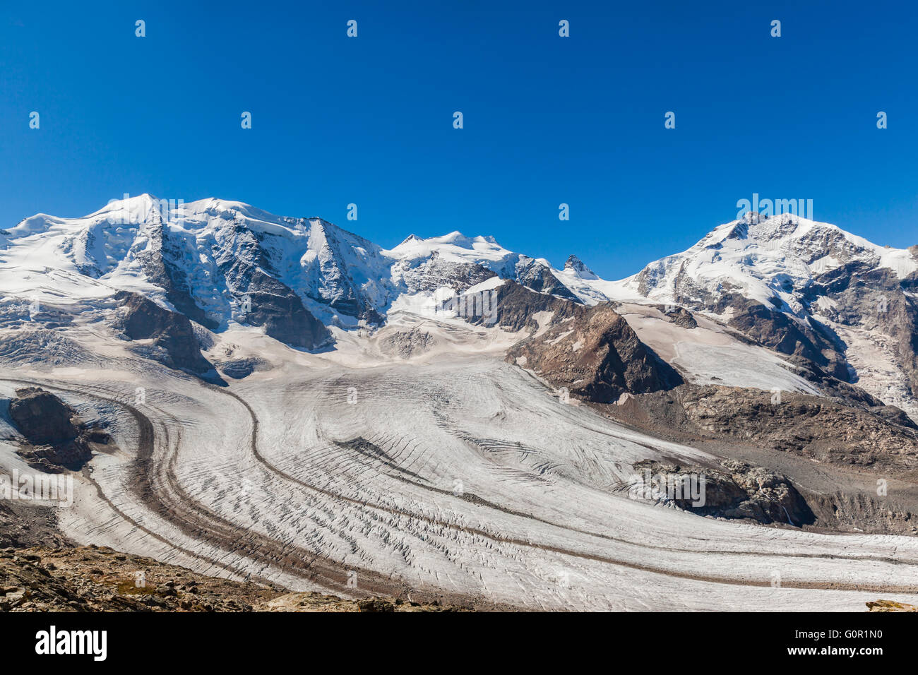 Atemberaubende Aussicht auf die Bernina-Massiv und Morteratsch-Gletscher  auf das Berghaus Diavolezza in Engadiner Gegend der Schweiz Stockfotografie  - Alamy