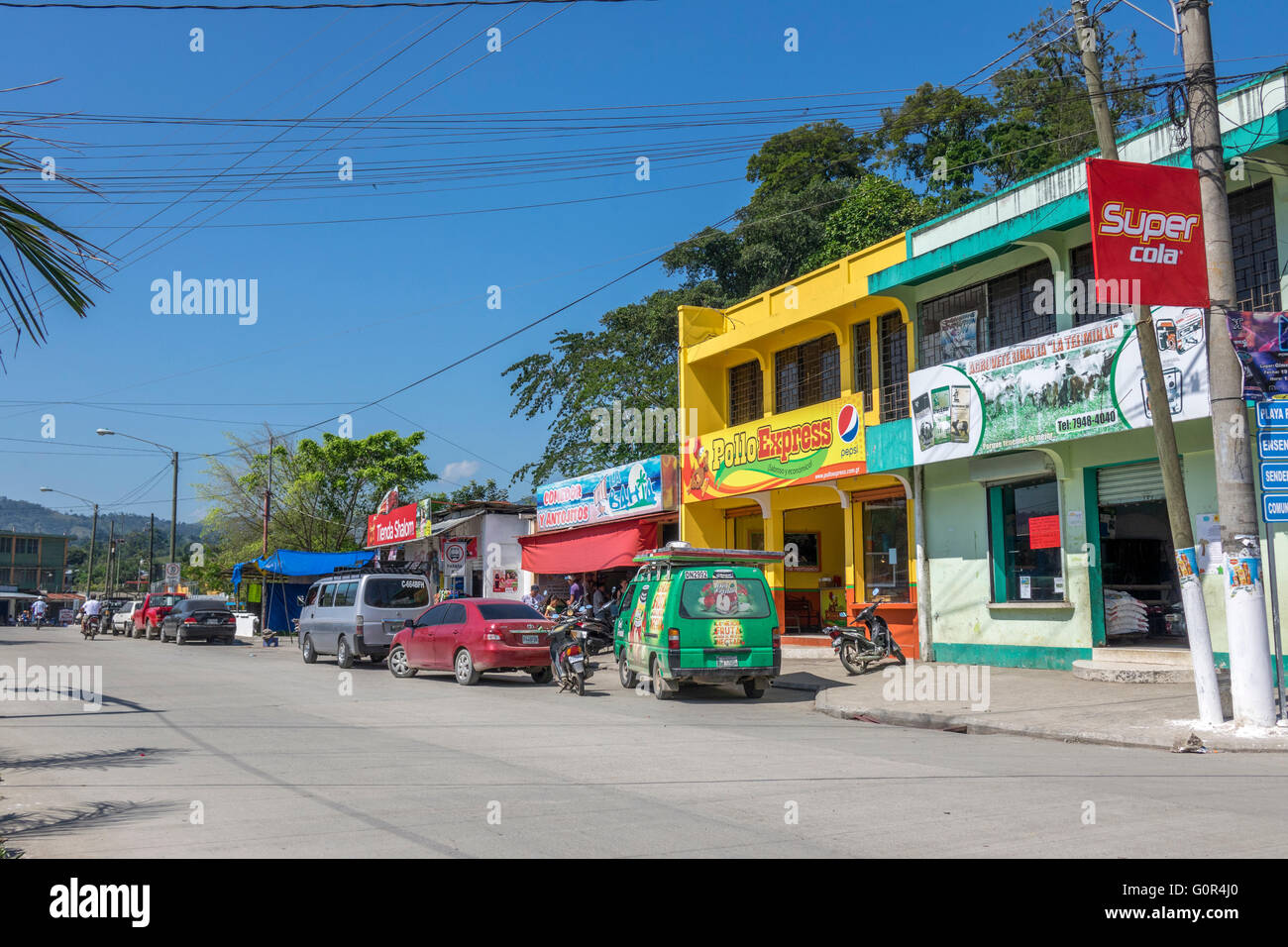 Kaufhaus Geschäfte In Santo Tomas de Castilla Guatemala Stockfoto