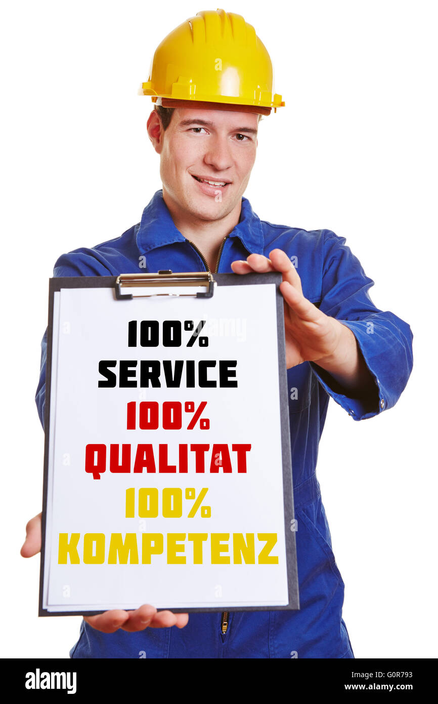 Bauarbeiter mit Zwischenablage macht Werbung mit deutschen Wörtern für 100 %-100 % Qualität und 100 % Kompetenz Service Stockfoto