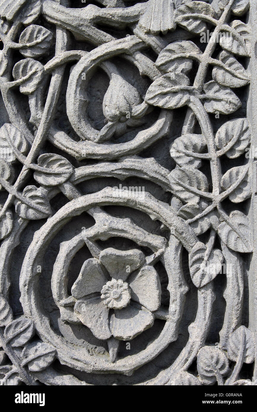 Nahaufnahme einer mittelalterlichen floral Stein Gravur. Stockfoto