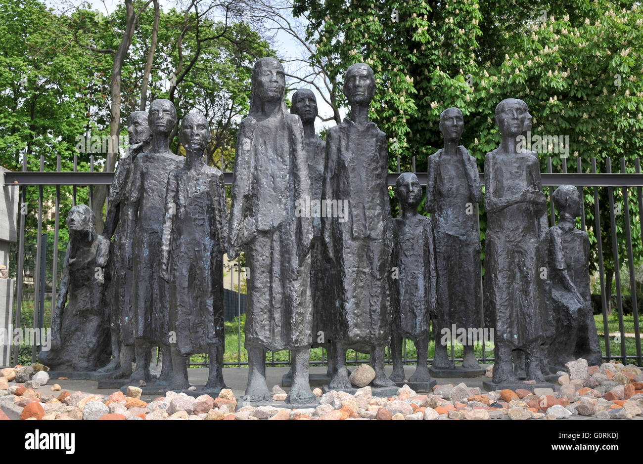 Bronze-Skulptur, jüdischen Opfer des Faschismus, von Will Lammert, Ort Gestapo Lager, jüdische Ruhestand nach Hause, jüdische Gedenkfriedhof Stockfoto