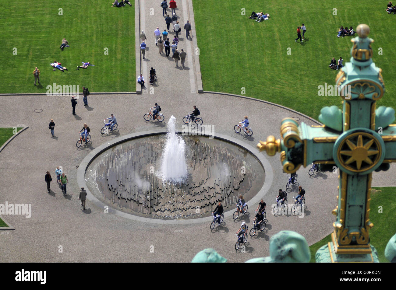 Brunnen, Kreuz der Berliner Dom, Lustgarten, Mitte, Berlin, Deutschland / Lustgarten, Berliner Dom Stockfoto