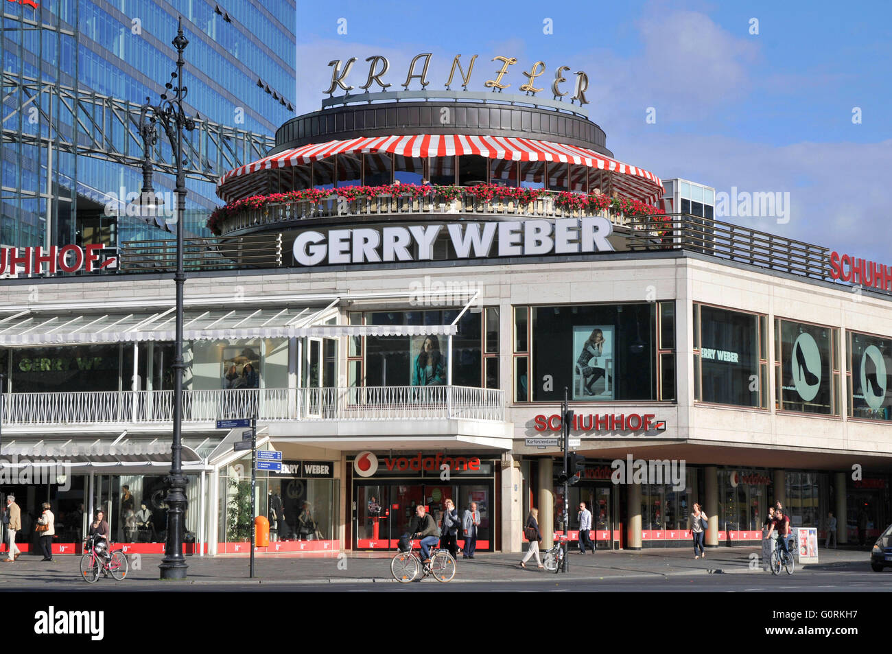 Cafe Kanzler, Gerry Weber Shop, Kurfürstendamm, Charlottenburg, Berlin, Deutschland / Kurf? Rstendamm Stockfoto