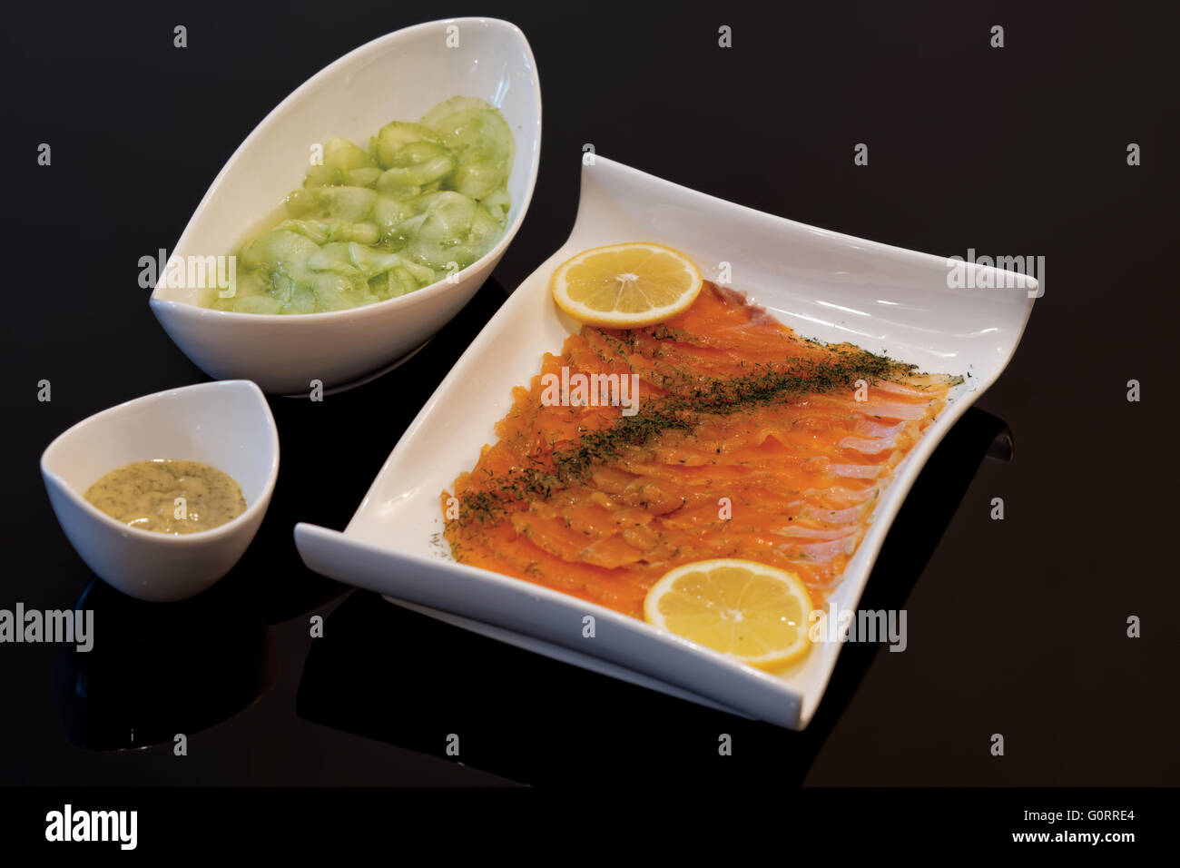 Graved Lachs auf weißen Teller Stockfoto