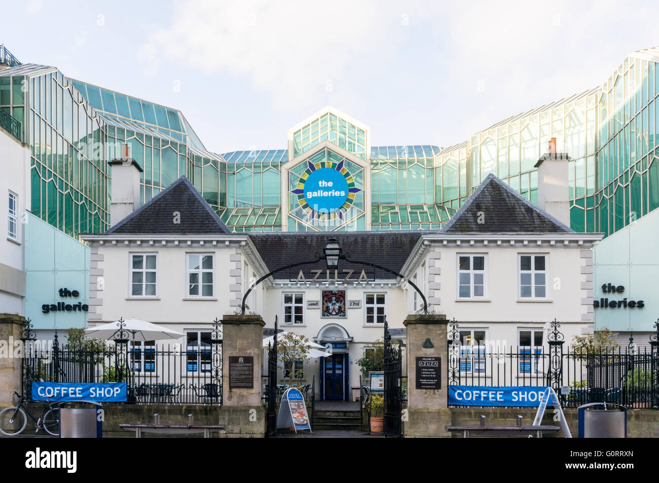 18. Jahrhundert alten Armenhaus, jetzt Azuza unabhängige Coffee-Shop im Einkaufszentrum Galerien, Bristol. Stockfoto