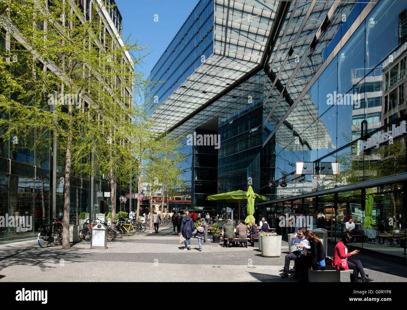 Moderne Architektur der Einkaufspassage aus Kurfürstendamm, Kudamm, in Berlin Deutschland Stockfoto