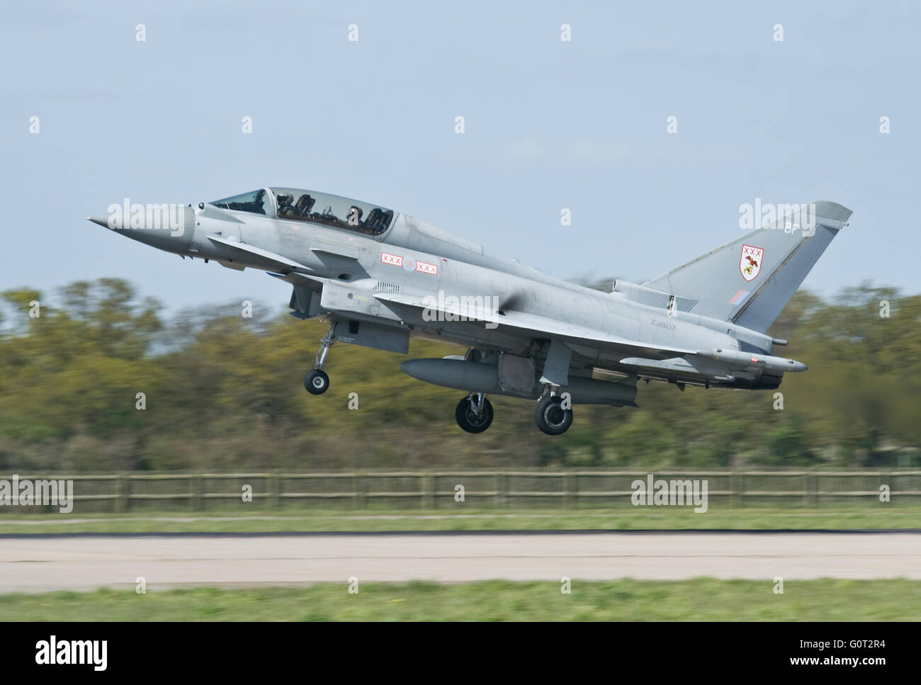 RAF Eurofighter Typhoon Landung in Coningsby Stockfoto
