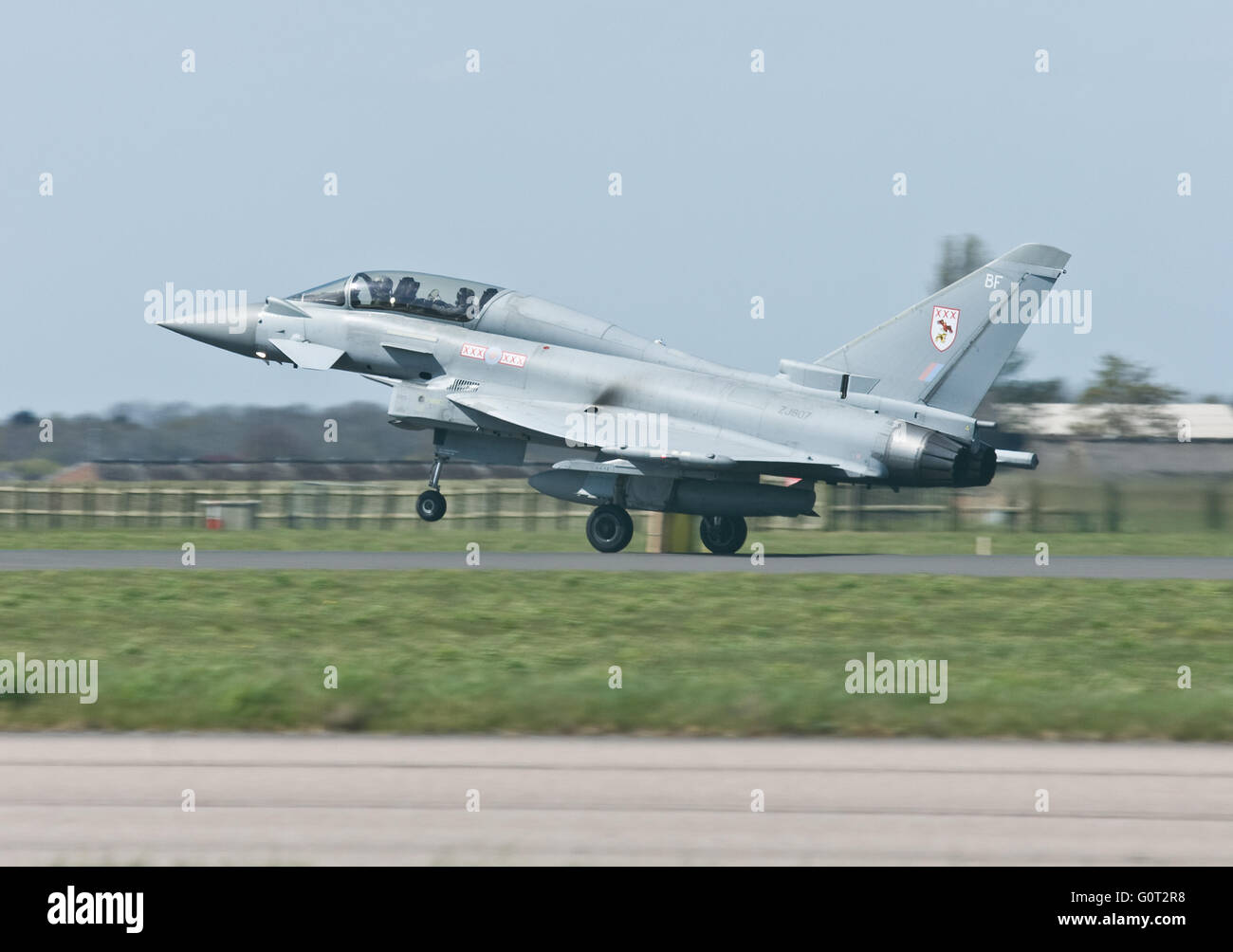 RAF Eurofighter Typhoon Landung in Coningsby Stockfoto