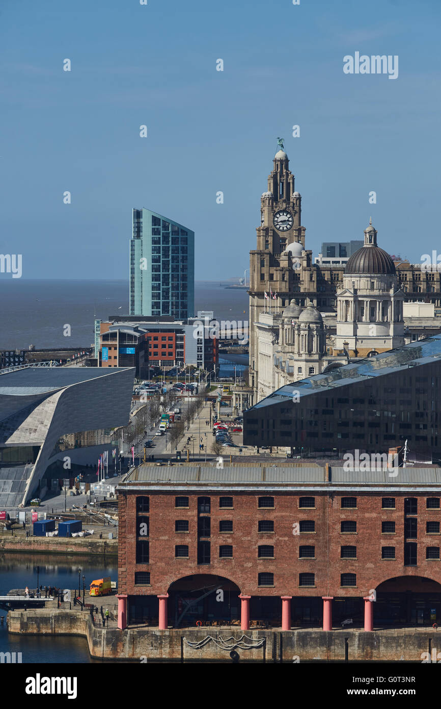 Liverpool-Albert dock Gebäude, die Gebäude der königlichen Leber Leber ist ein Grad I aufgeführten Gebäude in Liverpool, England. Ich Stockfoto