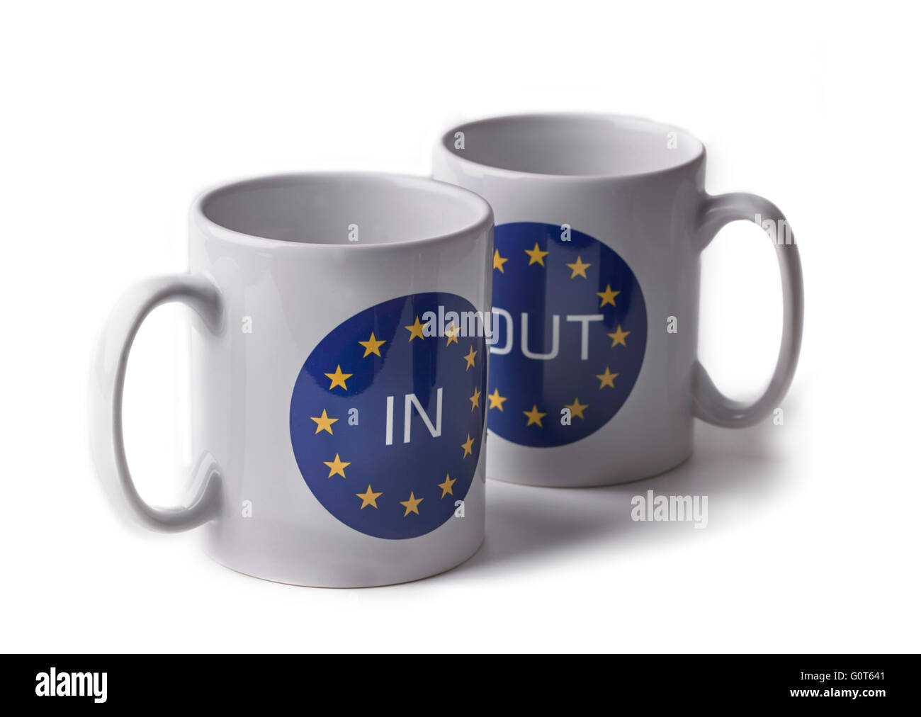 EU-Referendum Getränke Becher, rein und raus, auf weißem Hintergrund Stockfoto