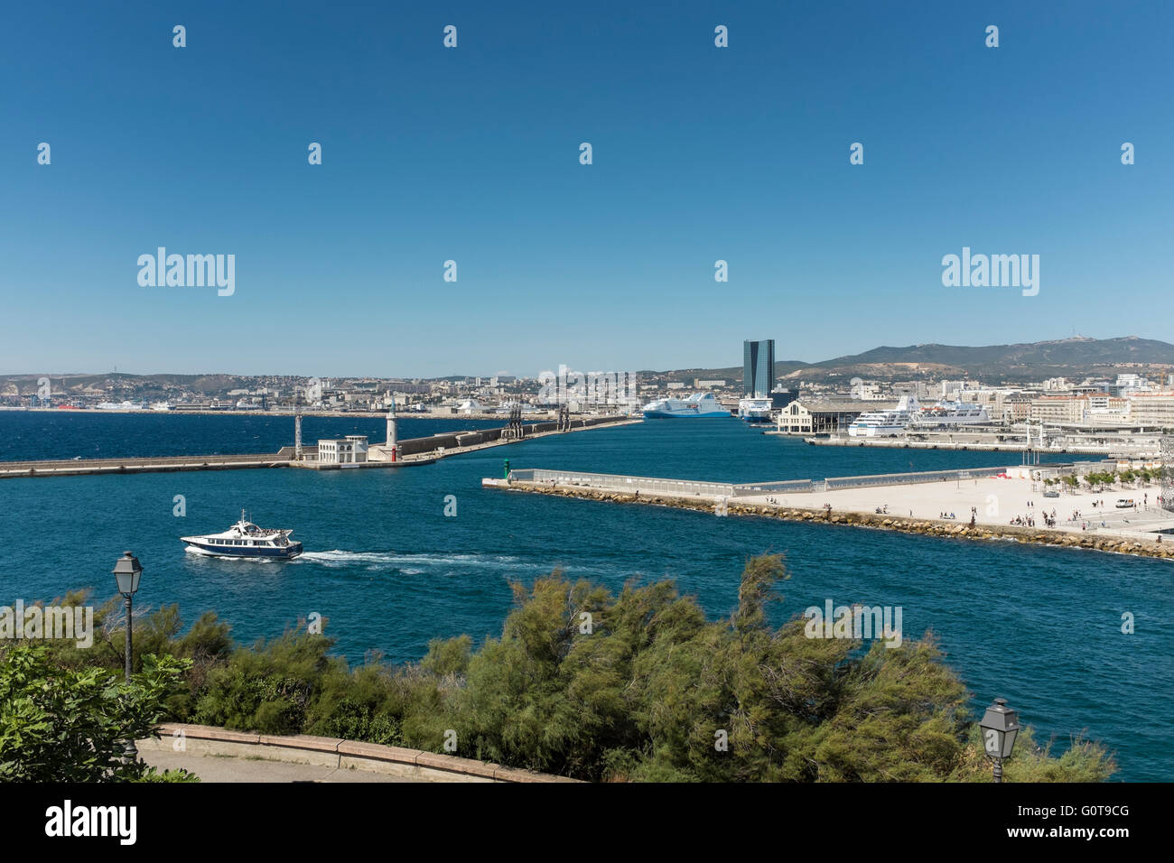 Blick über CMA CGN Turm und Hafen von Marseille, Bouches-du-Rhône, Provence Alpes Cote d ' Azur, Frankreich Stockfoto