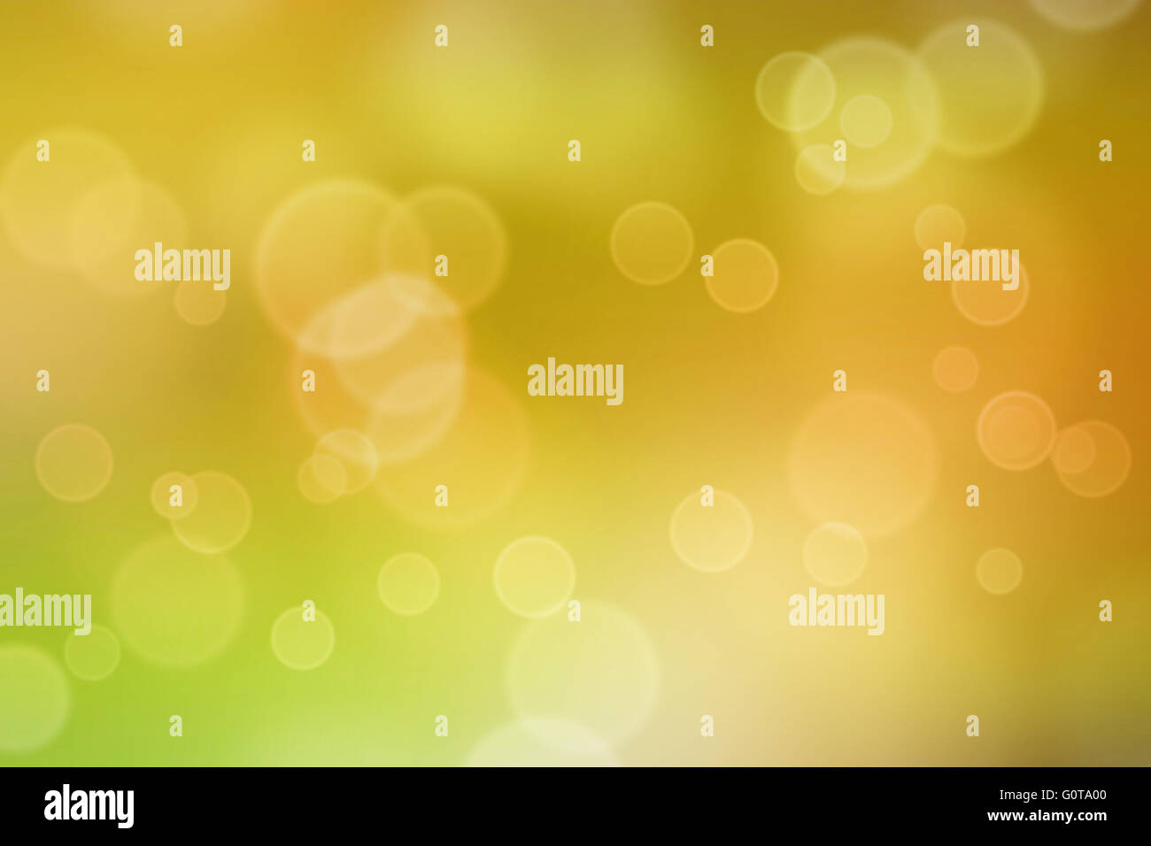 Bokeh Lichtkreise angewendet auf gelb Hintergrund unscharf Stockfoto