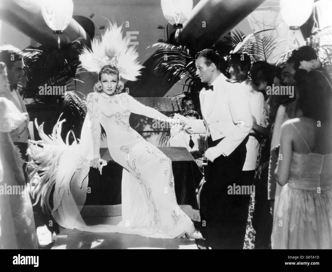 Marlene Dietrich und John Wayne / Seven Sinners / 1940, Regie: Tay Garnett (Universal Pictures) Stockfoto
