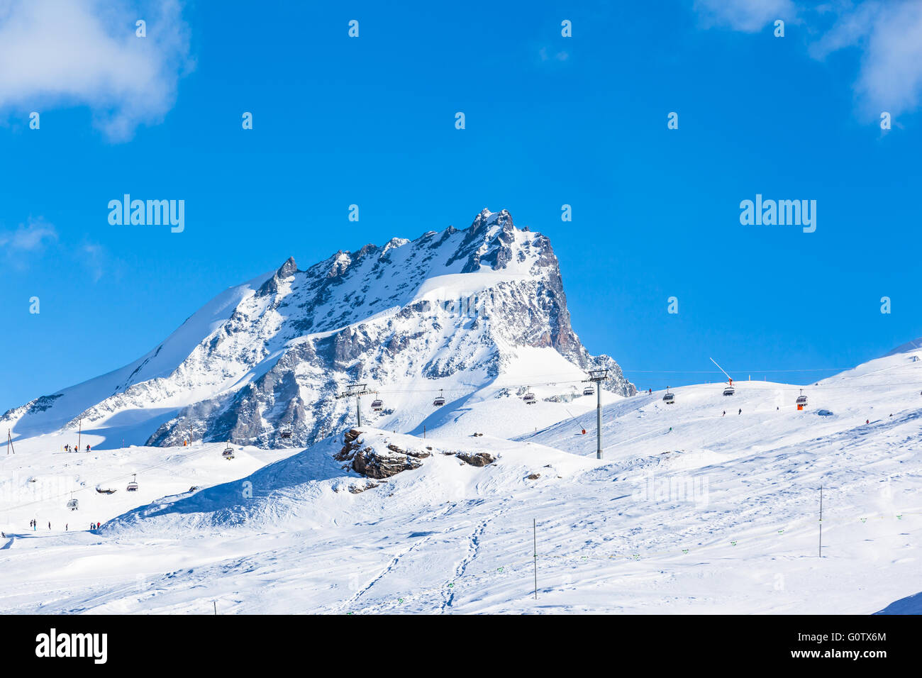 Panoramablick auf die Walliser Alpen an der italienisch-schweizerischen Grenze in der Nähe von Zermatt, Schweiz. Ein Paradies für Wandern, Skifahren, shredden Stockfoto