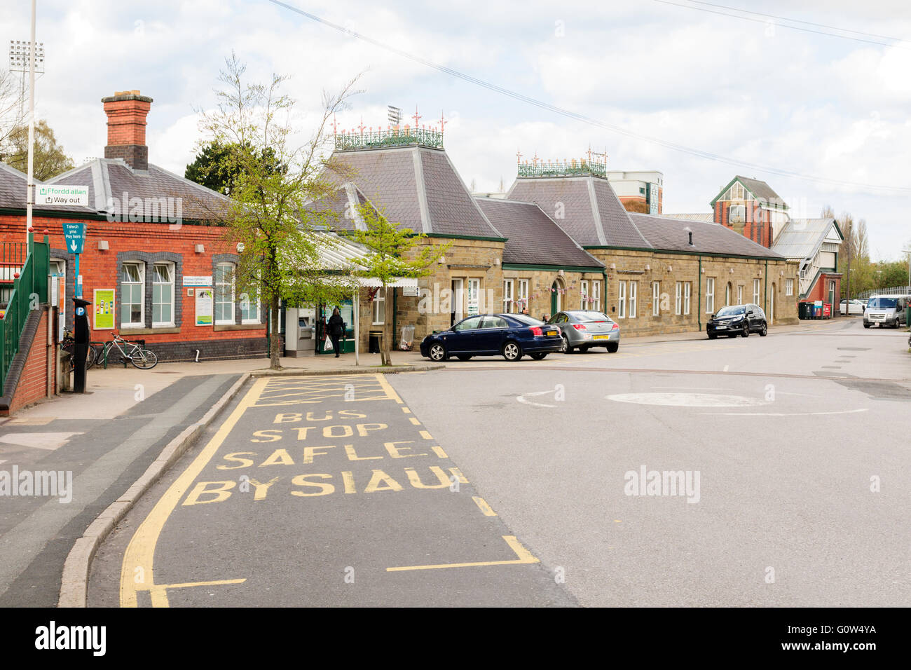 Wrexham Allgemeine Bahnhof Züge der Chester nach Cardiff Leitung Stockfoto