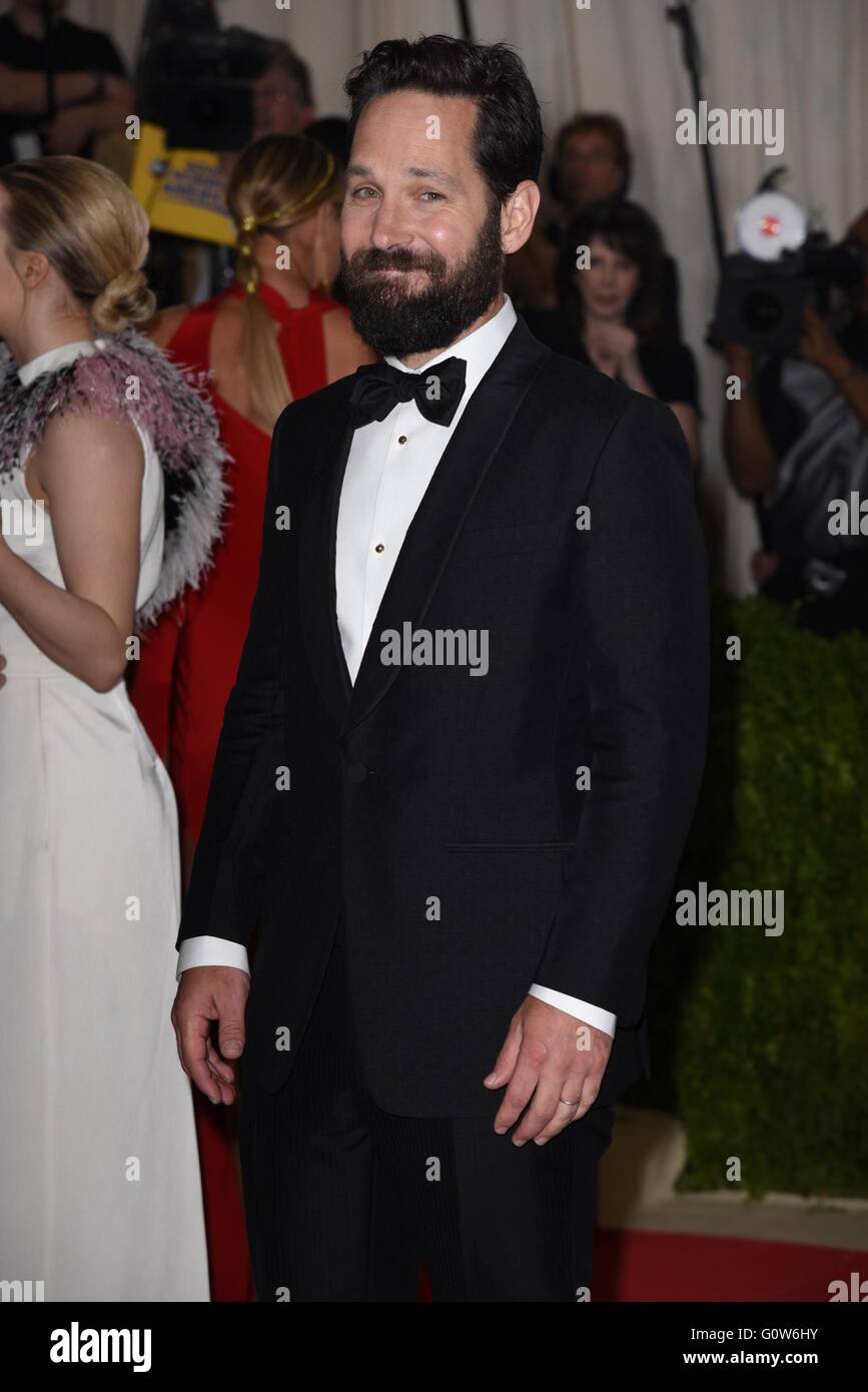 Paul Rudd im Ankunftsbereich für Manus X Machina: Mode in ein Zeitalter ...
