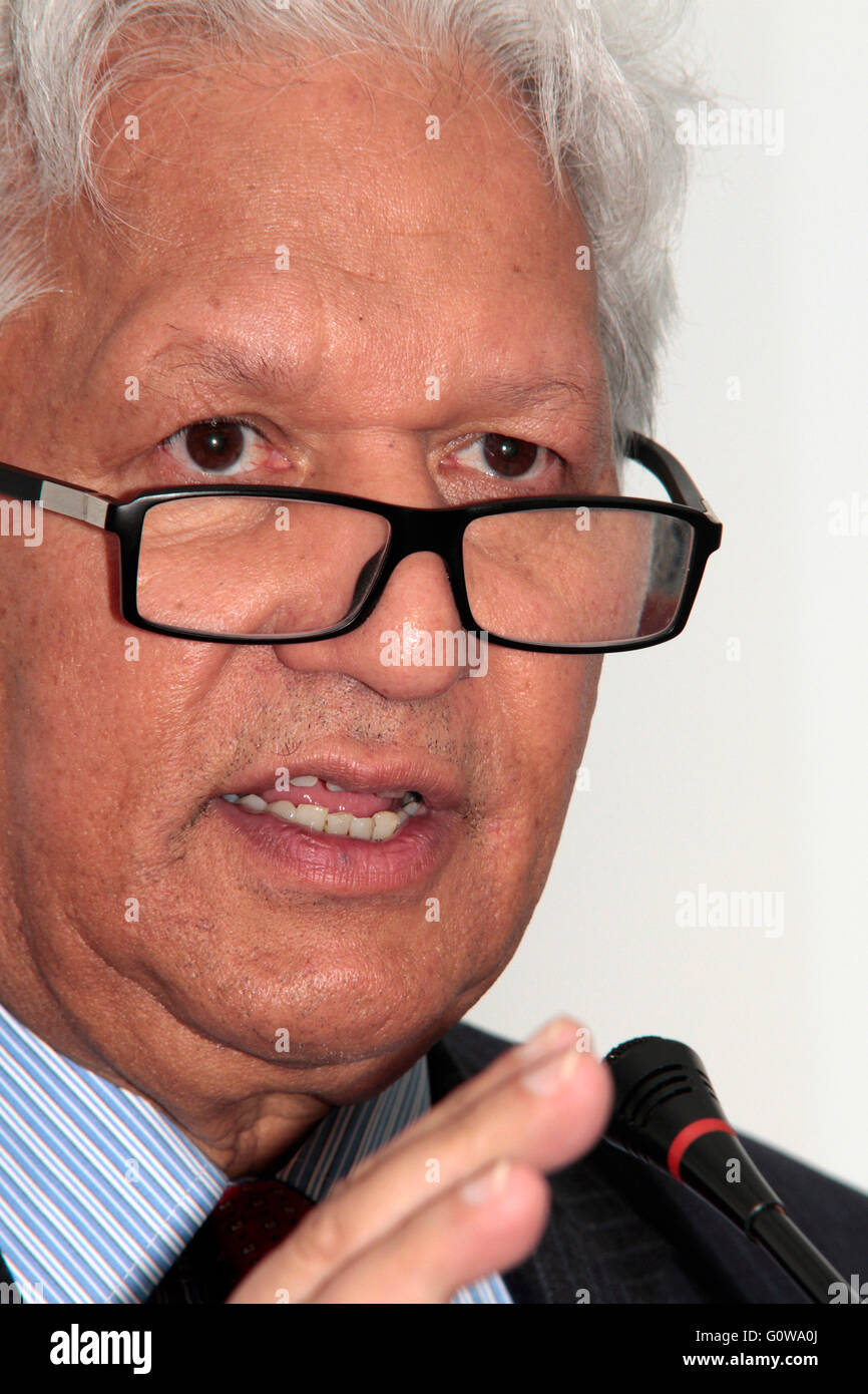 Durban, Südafrika. 4. Mai 2016. Nazir Alli, spricht der Chief Executive von der South African National Road Agency Limited (Sanral) auf ein Business-Frühstück in Durban, wo er informiert Unternehmer an, dass der südafrikanischen Provinz KwaZulu-Natal nicht die umstrittene elektronische Maut Systtem implementiert sehen, es sei denn, die Zahl der Fahrzeuge in der Provinz drastisch erhöhen. Gemeinhin als e-Maut, das System wurde in der Provinz Gauteng umgesetzt und es gab viel Opposition, einschließlich erfolglosen Gericht Herausforderungen. Bildnachweis: Giordano Stolley/Alamy Live-Nachrichten Stockfoto