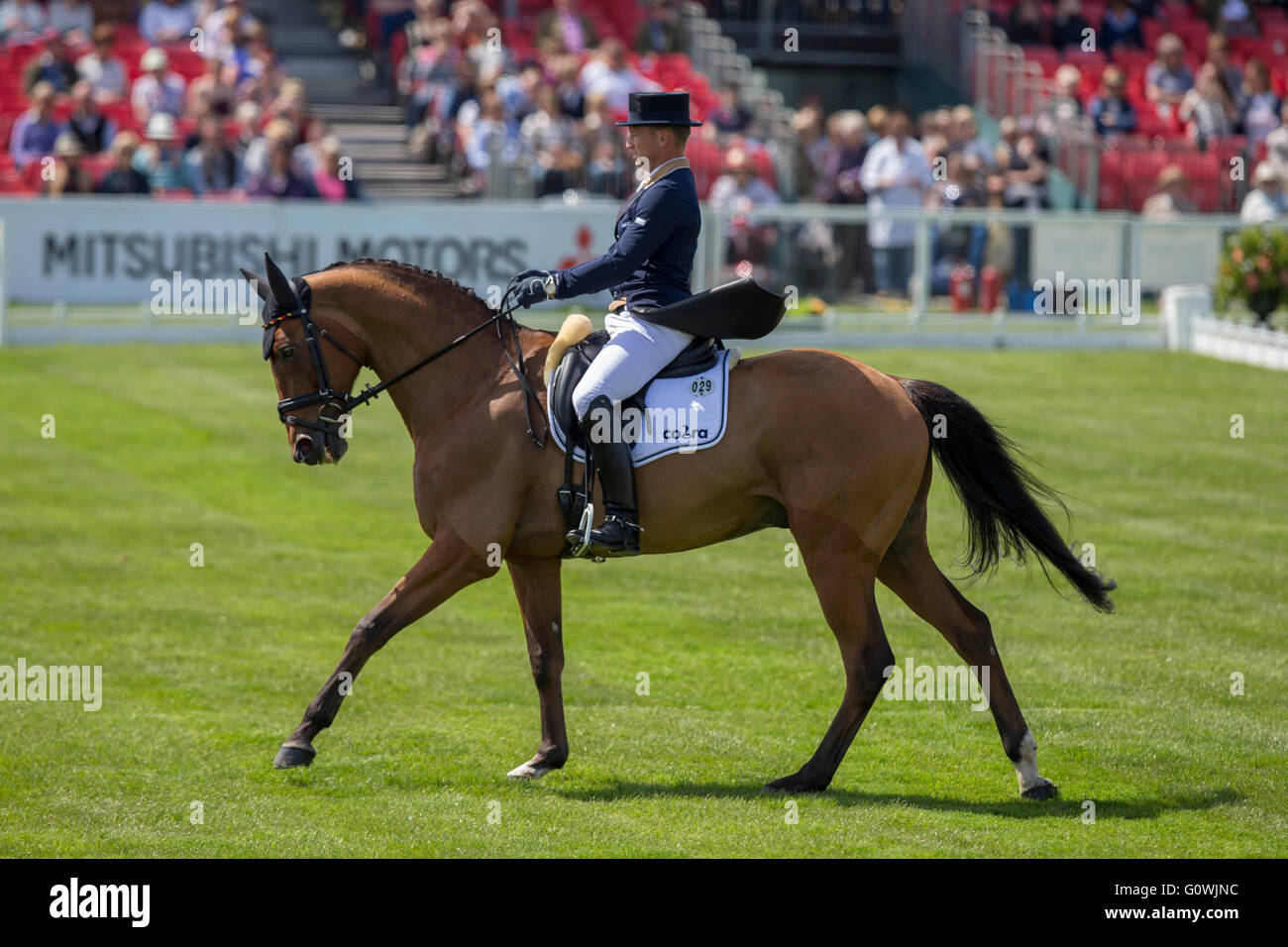 Badminton House, Badminton, UK. 5. Mai 2016. Mitsubishi Motors Badminton Horse Trials. Zweiter Tag. Michael Jung (GER) Reiten ‘La Biosthetique - Sam FBW "amtierende Olympia Champion Kombination; 2015 Burghley Meister und drei Mal Europameister in der Dressur Bestandteil der Mitsubishi Motors Badminton Horse Trials. Bildnachweis: Aktion Plus Sport/Alamy Live-Nachrichten Stockfoto