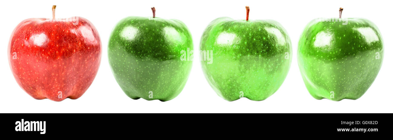 Anders als das Masse-Konzept mit roten köstlichen Apfel unter grünen Äpfeln Stockfoto