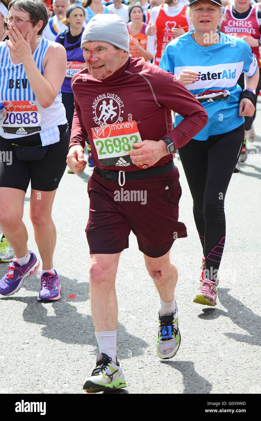 Lustige Läufer während des London-Marathons 2016 Stockfoto