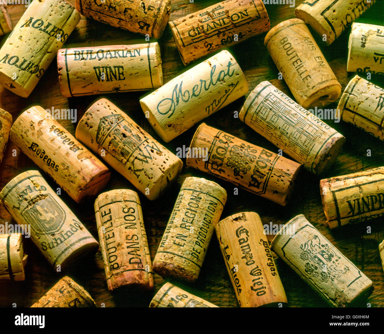 Weinkorken Hintergrund aus allen Weinbauregionen Stockfoto