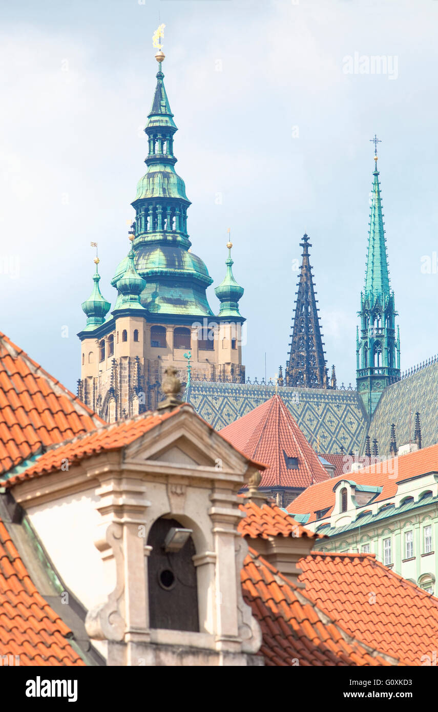 Tschechische Republik, Prag   Blick auf St.-Veits-Dom von Wallenstein Garten Stockfoto