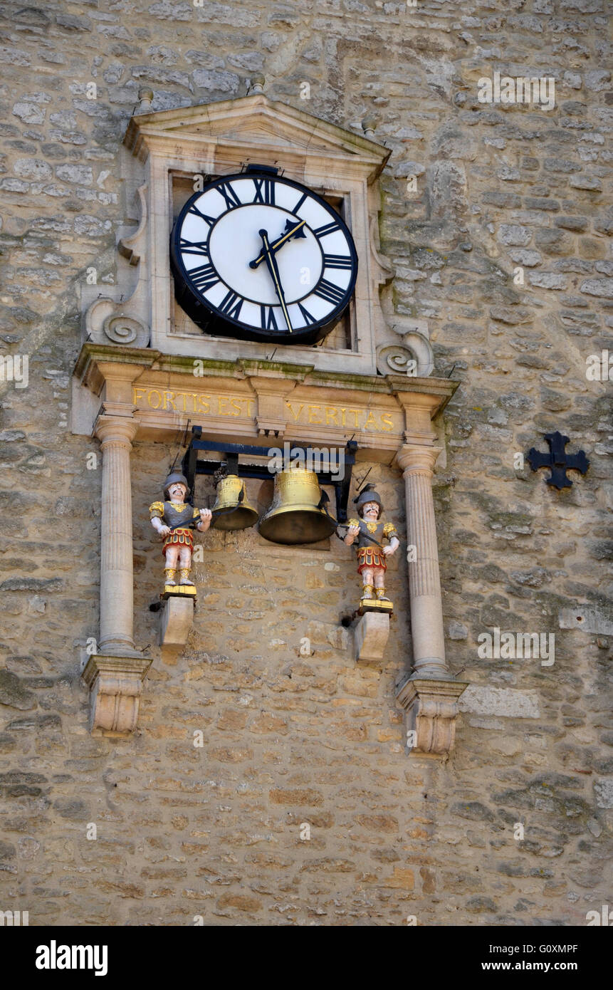 Detail des Carfax Uhrturm im Zentrum von Oxford, England Stockfoto