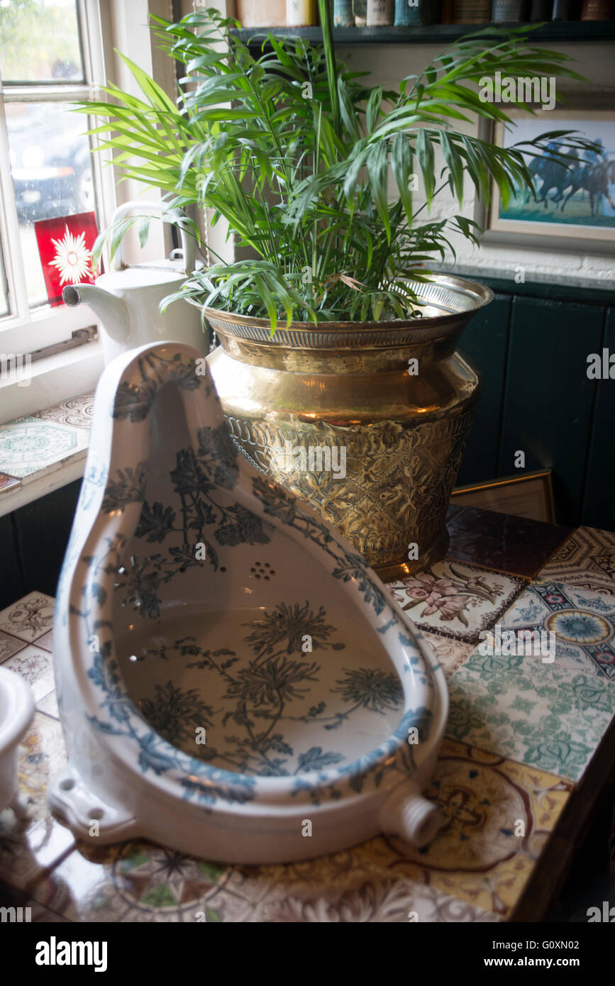 Alten Pissoir von Thomas Crapper Collection, StratforduponAvon