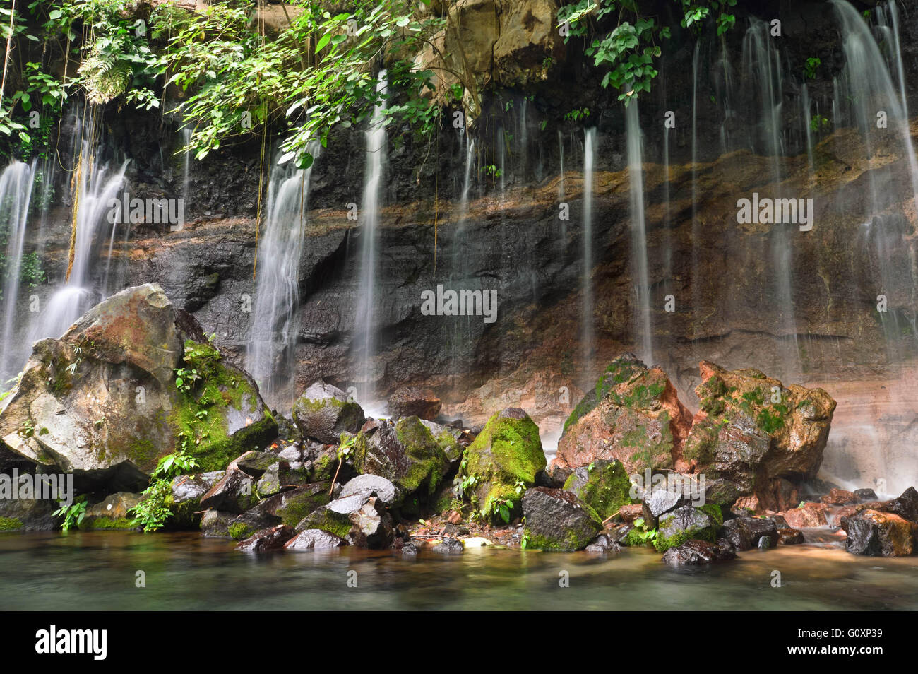 Chorros De La Calera Wasserfälle in einer kleinen Stadt von Juayua, El Salvador Stockfoto
