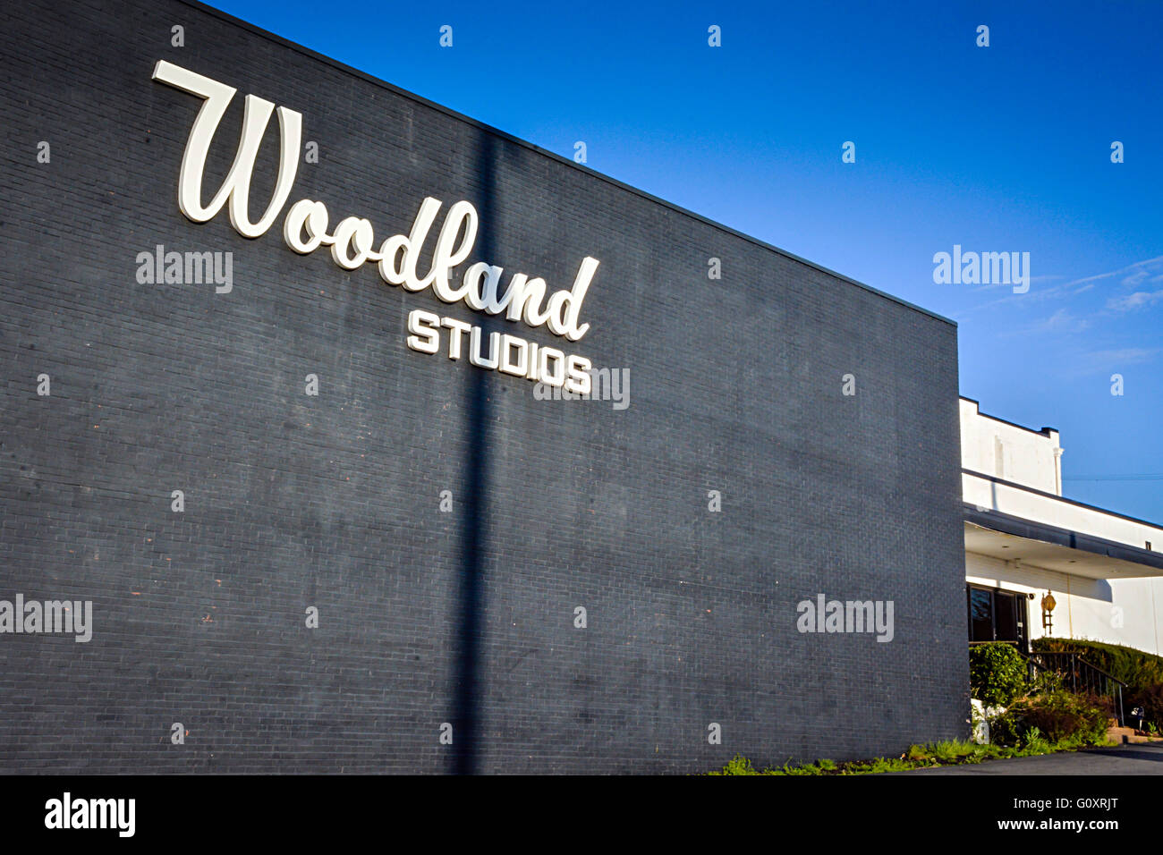 Woodland-Studios bei Sonnenuntergang in einer historischen schwarzen Backsteingebäude Musikproduktion in trendigen East Nashville, TN seit den 1960er Jahren Stockfoto