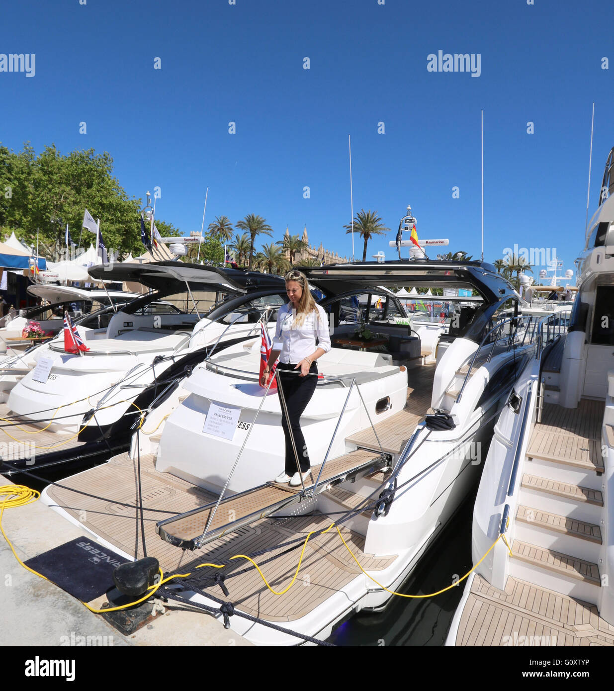 Bilder von Palma International Boat Show 2016 und Palma Superyacht Show 2016 - Princess Luxus-Motoryachten - Old Port Stockfoto