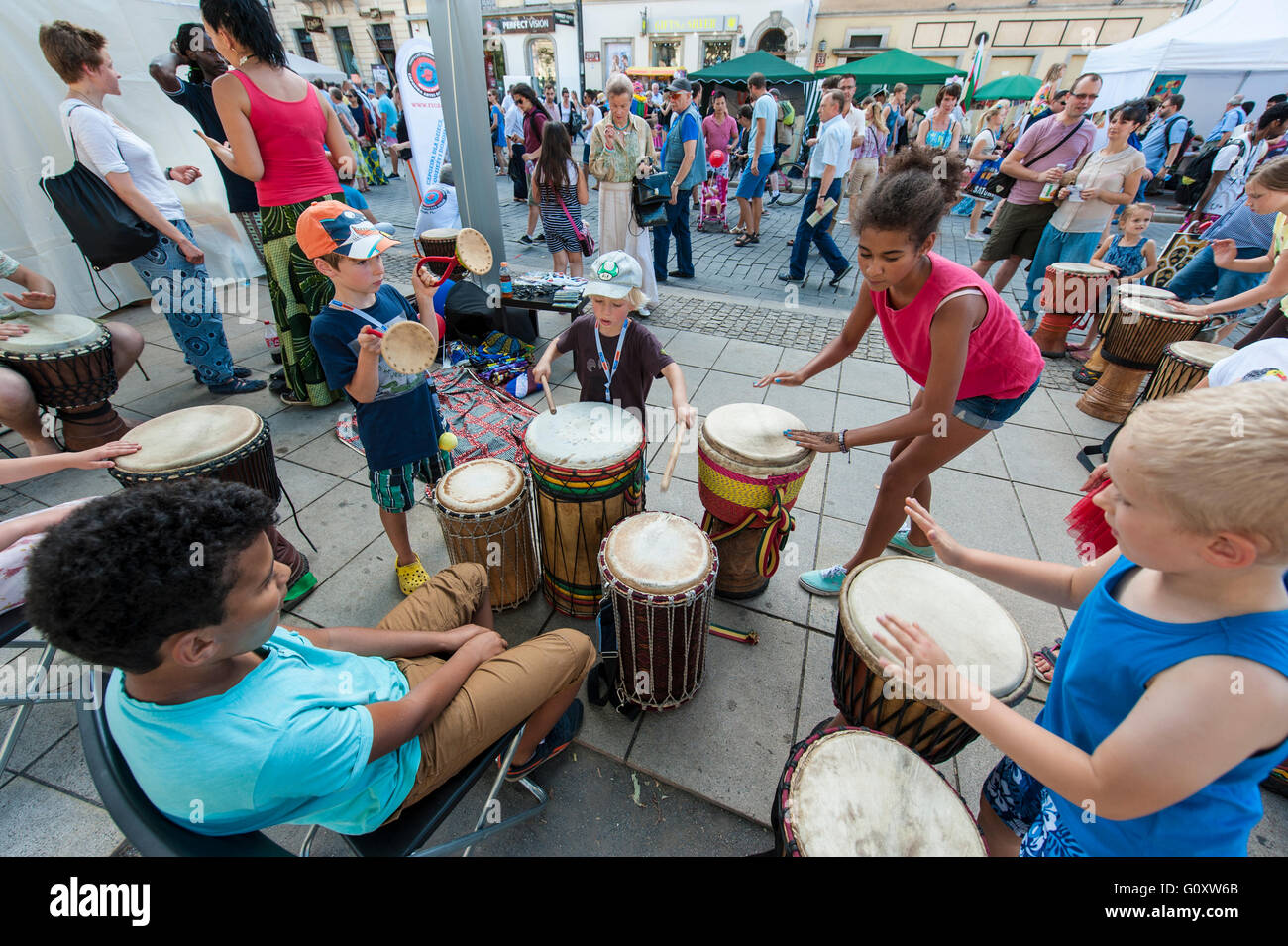 Open-Air-Veranstaltung im Krakowskie Przedmieście von Warschau, die Hauptstadt Polens. Stockfoto