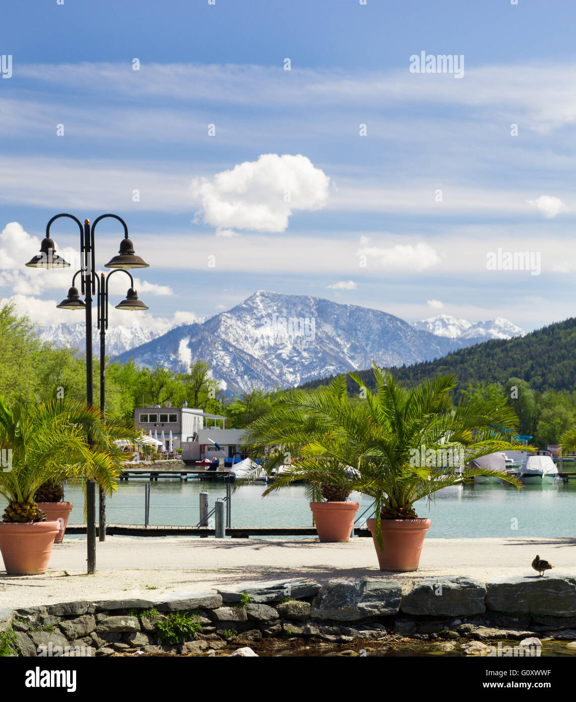 See-Ansicht-Berge in Klagenfurt, Wörthersee, Österreich Stockfoto