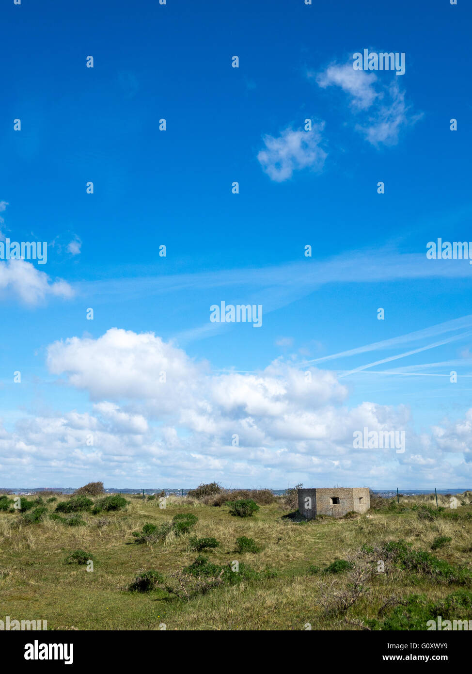 Dem zweiten Weltkrieg konkrete Pillbox militärische Waffe Verteidigung von Küsten-Invasion auf der Südküste von England. Hayling Island. Stockfoto