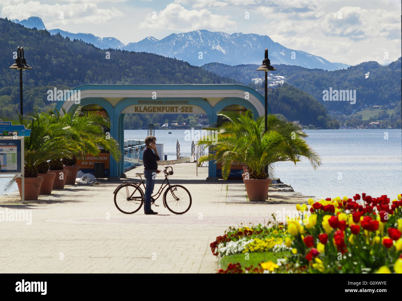 See-Ansicht-Berge in Klagenfurt, Wörthersee, Österreich Stockfoto