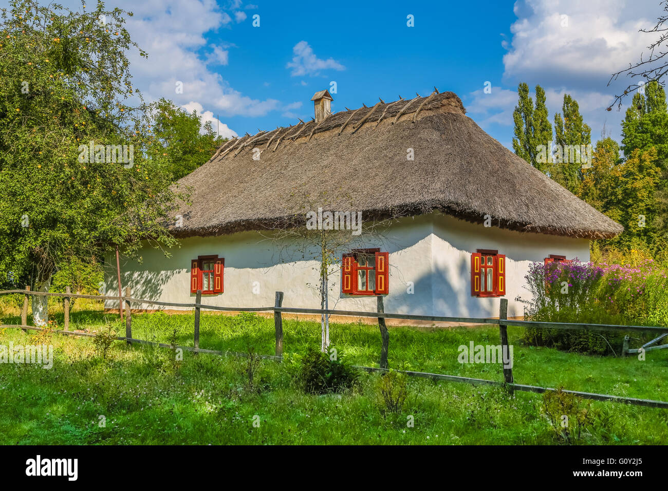 Traditionelle ukrainische Landhaus Stockfoto