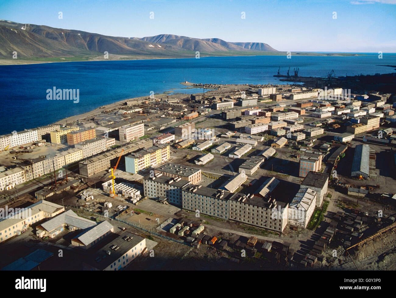 Luftaufnahme von entlegenen sibirischen Hafen Stadt von Egvekinot; Magadan Region; Bering-Meer; Russischen Föderation; ehemaligen Sowjetunion UdSSR Stockfoto