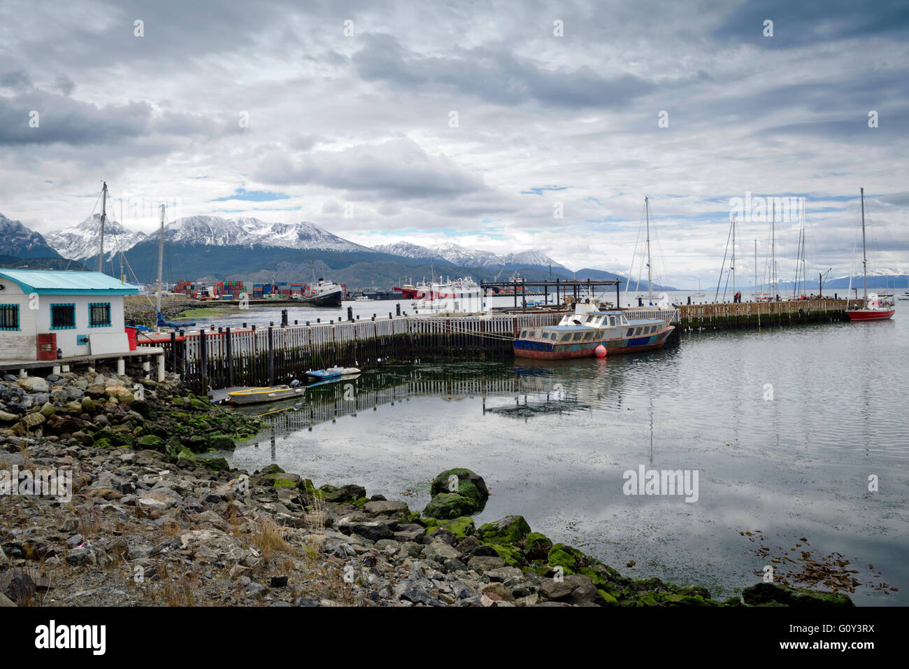 Boote im Hafen, Ushuaia, Feuerland, Argentinien Stockfoto