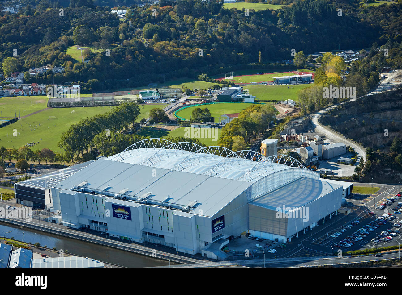 Forsyth Barr Stadium, Logan Park und Palmers Steinbruch, Dunedin, Südinsel, Neuseeland - Antenne Stockfoto