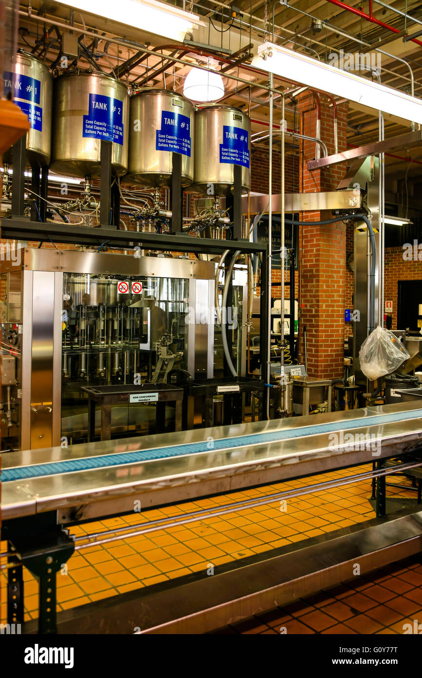Die Abfüllanlage der Produktion bei Jack Daniels Distillery in Lynchburg,  Tennessee Stockfotografie - Alamy