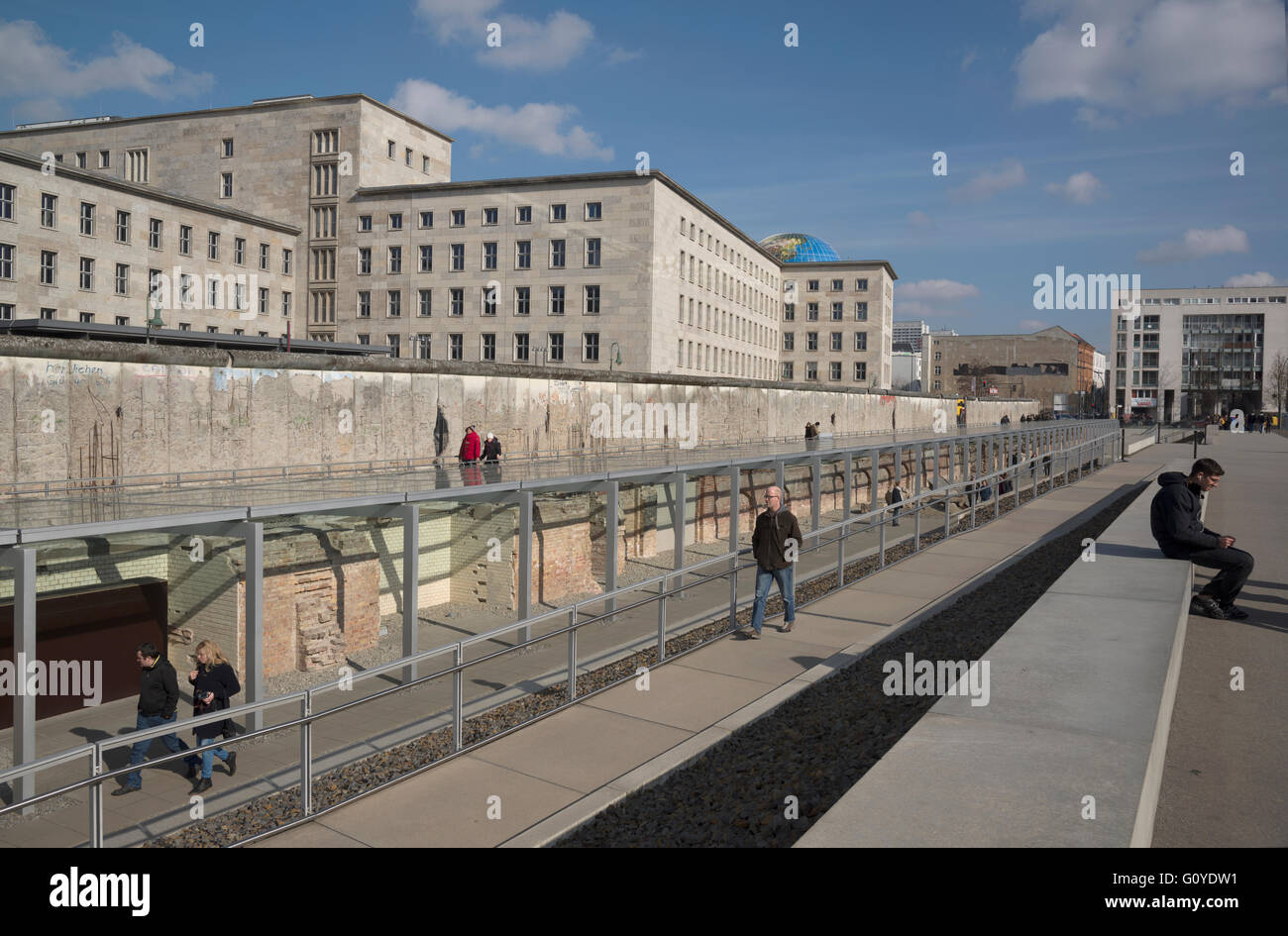 Reste der Berliner Mauer außerhalb der Topographie des Terrors Stockfoto