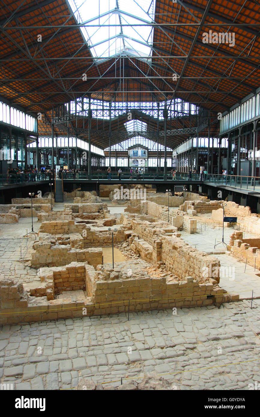 Ruinen der mittelalterlichen Stadt innerhalb der ehemaligen Mercat del Born, Barcelona, Katalonien, Spanien Stockfoto